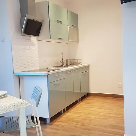 Goscinne - Mati ホームステイ