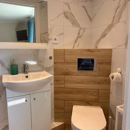 Goscinne - Mati ホームステイ