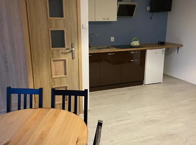 Goscinne - Mati Homestay *